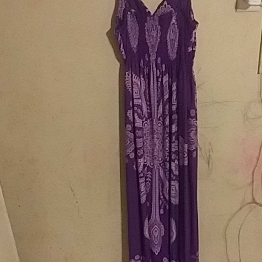 Dress - Picture 2 of 3
